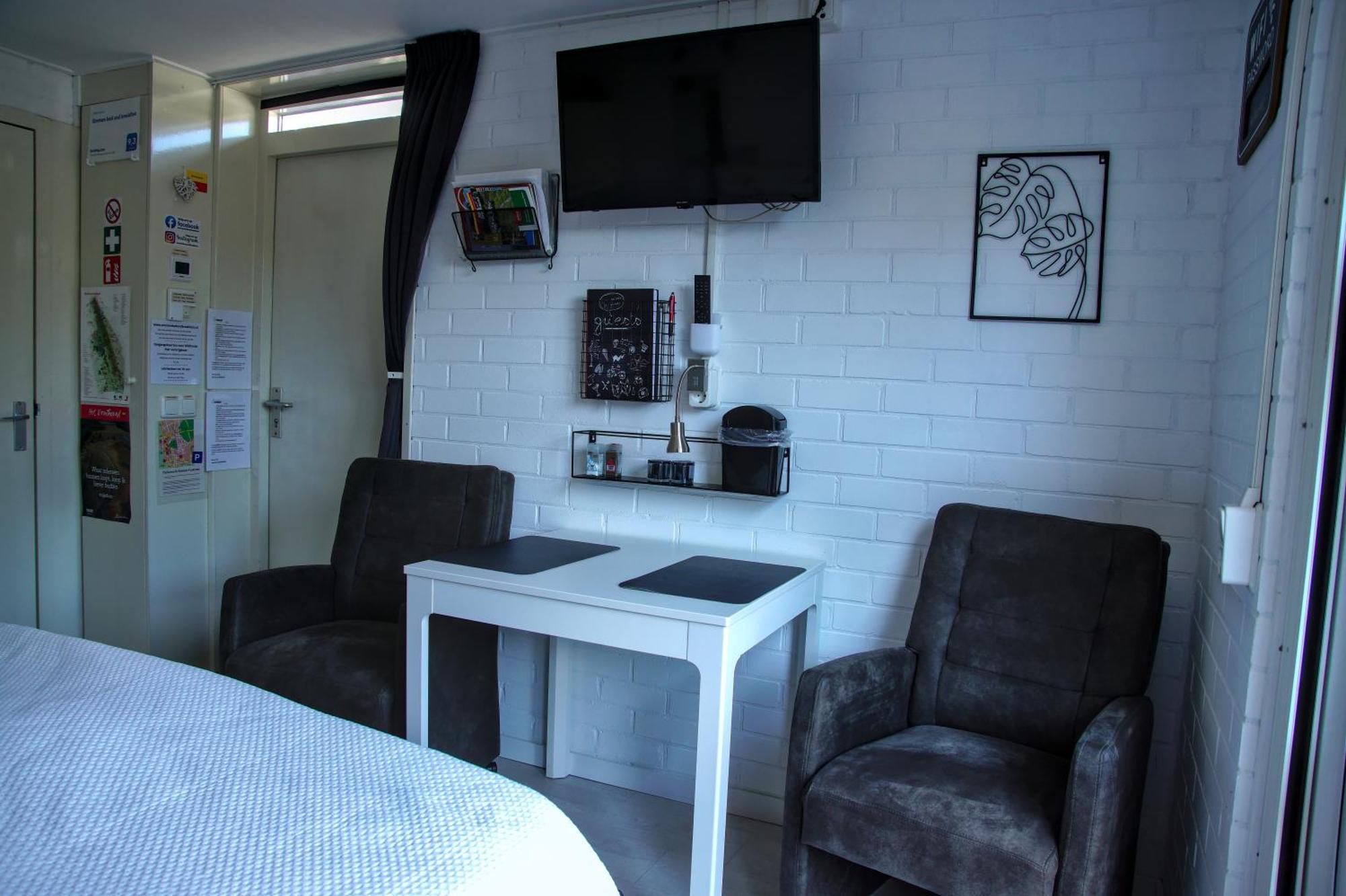 Emmen Bed And Breakfast ภายนอก รูปภาพ